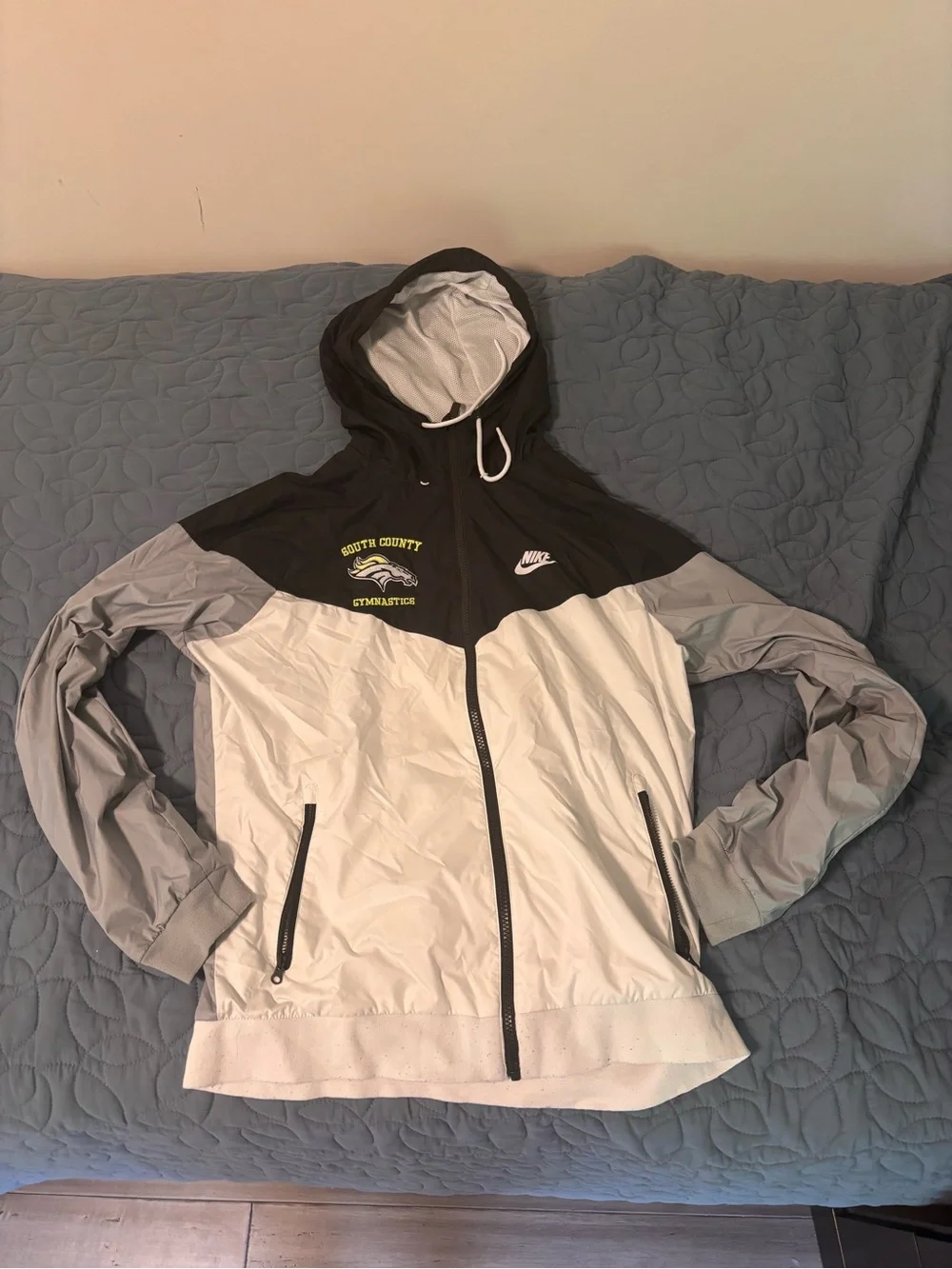Nike Colorblock Hooded Windbreaker Jacket in Black, Gray & White